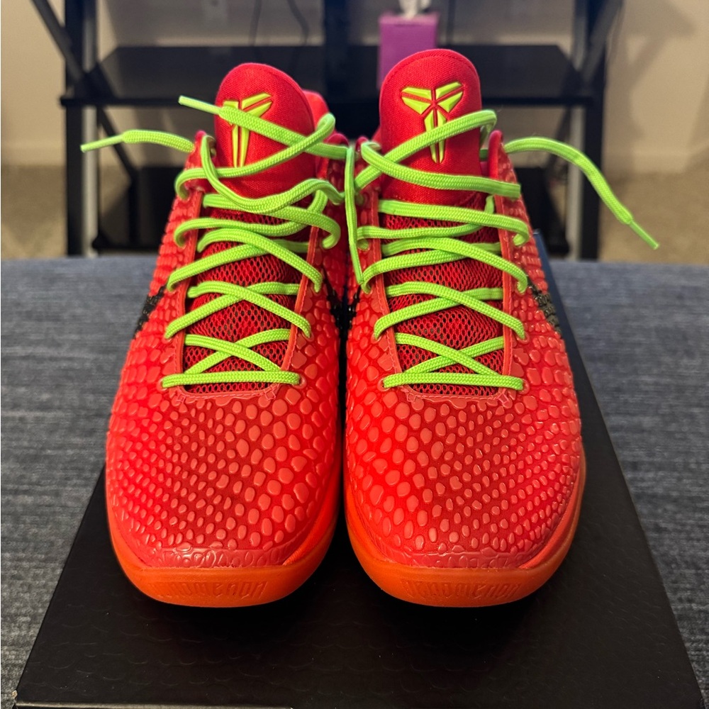 Kobe VI Protro Reverse Grinch
